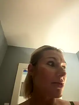 BaddieBossXX2 online show from 14, 11, 2025