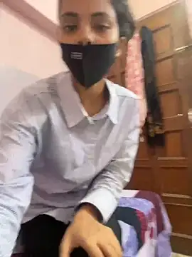 Snapshot of Sandhya_77 chatting on 5, 10, 2025 Sandhya 77 online show from 5, 10, 2025