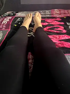 Snapshot of feetwithlottielou chatting on 12, 9, 2025 feetwithlottielou online show from 12, 9, 2025
