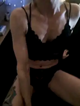 Prinny-LouX online show from 10, 2, 2026