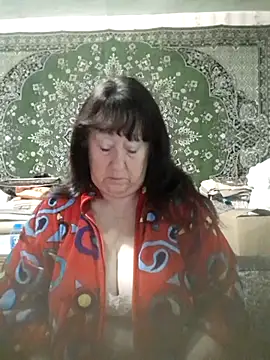 CrystalLime6411 online show from 18, 11, 2025