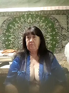 CrystalLime6411 online show from 7, 11, 2025