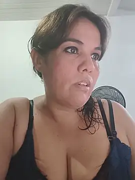 Bellapotencia1985 online show from 17, 5, 2026