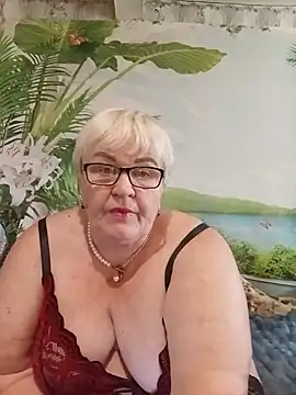 Snapshot of VioletSweet5566 chatting on 8, 7, 2026 VioletSweet5566 online show from 8, 7, 2026