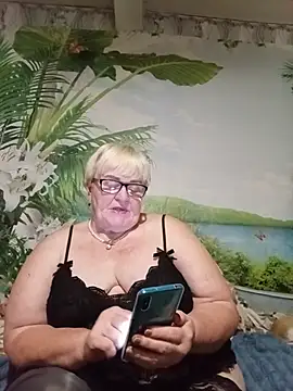 Snapshot of VioletSweet5566 chatting on 8, 7, 2026 VioletSweet5566 online show from 8, 7, 2026