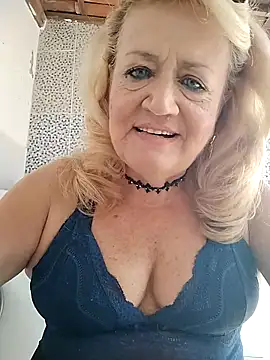 Snapshot of Belladama61 chatting on 27, 10, 2025 Belladama61 online show from 27, 10, 2025