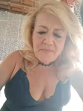 Snapshot of Belladama61 chatting on 29, 10, 2025 Belladama61 online show from 29, 10, 2025