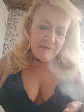 Snapshot of Belladama61 chatting on 1, 12, 2025 Belladama61 online show from 1, 12, 2025