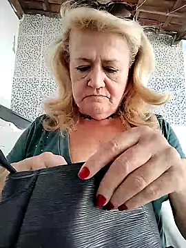 Snapshot of Belladama61 chatting on 20, 11, 2025 Belladama61 online show from 20, 11, 2025