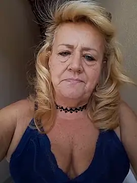 Snapshot of Belladama61 chatting on 17, 9, 2025 Belladama61 online show from 17, 9, 2025