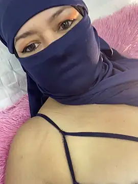 Amyraa  online show from 14, 12, 2025