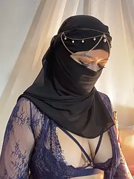 Amyraa  online show from 2, 10, 2025