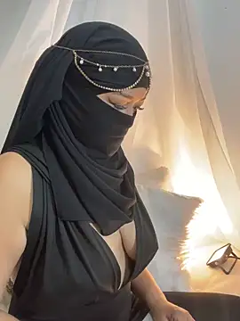 Amyraa  online show from 24, 9, 2025