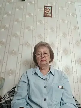 AlikaSwan5821 online show from 12, 2, 2026