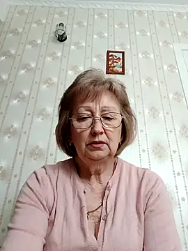 AlikaSwan5821 online show from 18, 3, 2026