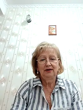 AlikaSwan5821 online show from 2, 11, 2025