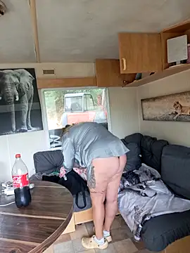 Misspapillon1840 online show from 10, 9, 2025