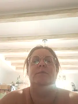 Misspapillon1840 online show from 18, 9, 2025