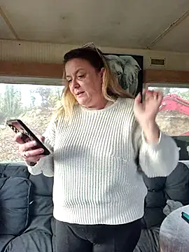 Misspapillon1840 online show from 16, 11, 2025