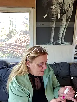 Misspapillon1840 online show from 26, 11, 2025