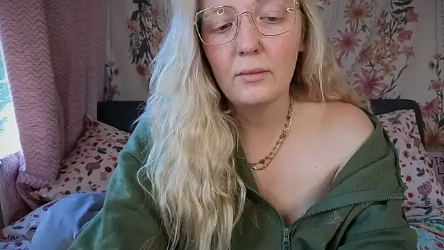 Daisyxoxo  online show from 25, 9, 2025