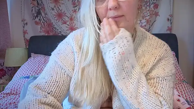 Daisyxoxo  online show from 11, 9, 2025