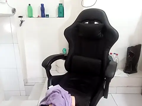 moreno25centimetro online show from 11, 11, 2025