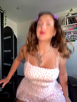 Snapshot of MikssMolly chatting on 14, 10, 2025 MikssMolly online show from 14, 10, 2025