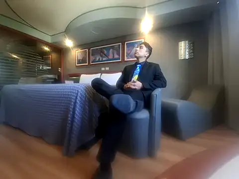 Molly Erik online show from 14, 11, 2025