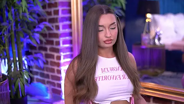 MillaSerene online show from 6, 11, 2025