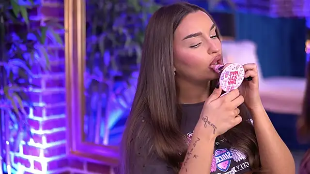 MillaSerene online show from 28, 11, 2025