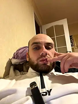 LuckyGirlfriends online show from 4, 11, 2025