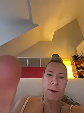 blondi2077 online show from 24, 11, 2025