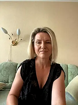 AliceSwan4011 online show from 22, 9, 2025