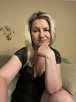 AliceSwan4011 online show from 20, 5, 2026