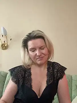 AliceSwan4011 online show from 9, 1, 2026