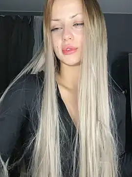 FavoriteKira online show from 28, 11, 2025