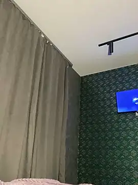 FavoriteKira online show from 8, 10, 2025