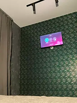 FavoriteKira online show from 15, 9, 2025