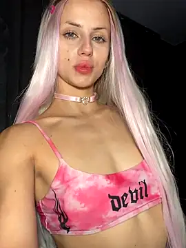 FavoriteKira online show from 12, 9, 2025