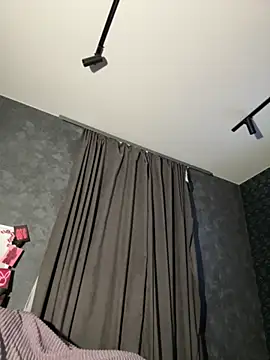 FavoriteKira online show from 21, 11, 2025