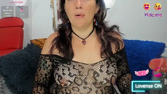 naughty milf esmeralda online show from 26, 4, 2026