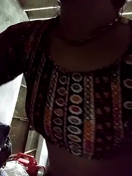 Snapshot of MISS_LOVE_001 chatting on 2, 11, 2025 MISS LOVE 001 online show from 2, 11, 2025