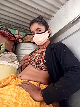 Snapshot of MISS_LOVE_001 chatting on 24, 10, 2025 MISS LOVE 001 online show from 24, 10, 2025