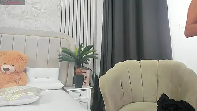 Snapshot of DaryaReed chatting on 18, 10, 2025 DaryaReed online show from 18, 10, 2025