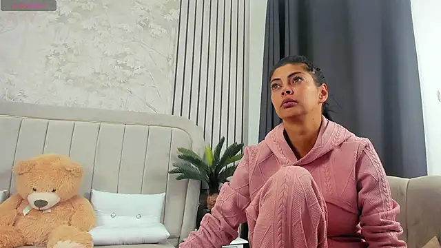 Snapshot of DaryaReed chatting on 18, 9, 2025 DaryaReed online show from 18, 9, 2025