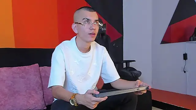 RowanCley online show from 24, 9, 2025