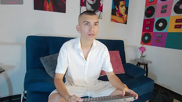 RowanCley online show from 15, 10, 2025