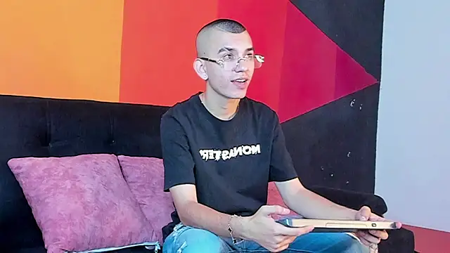 RowanCley online show from 25, 9, 2025