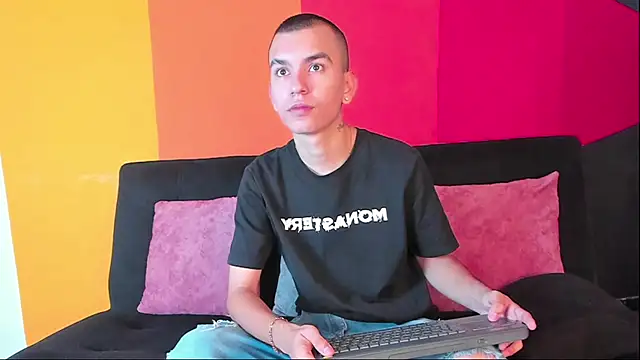 RowanCley online show from 9, 9, 2025